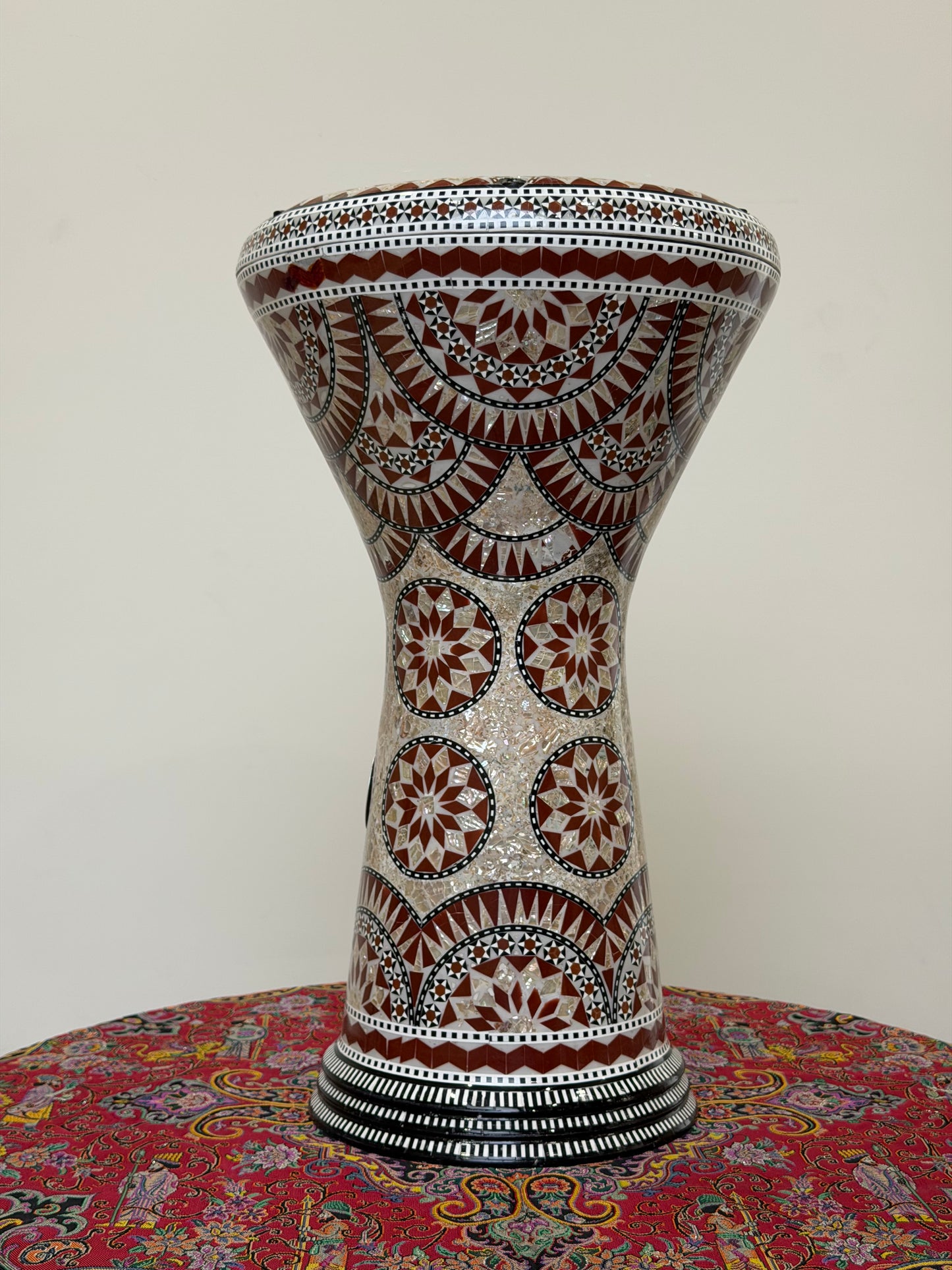Gawharet El Fan 17" Darbuka - Amber Rosette